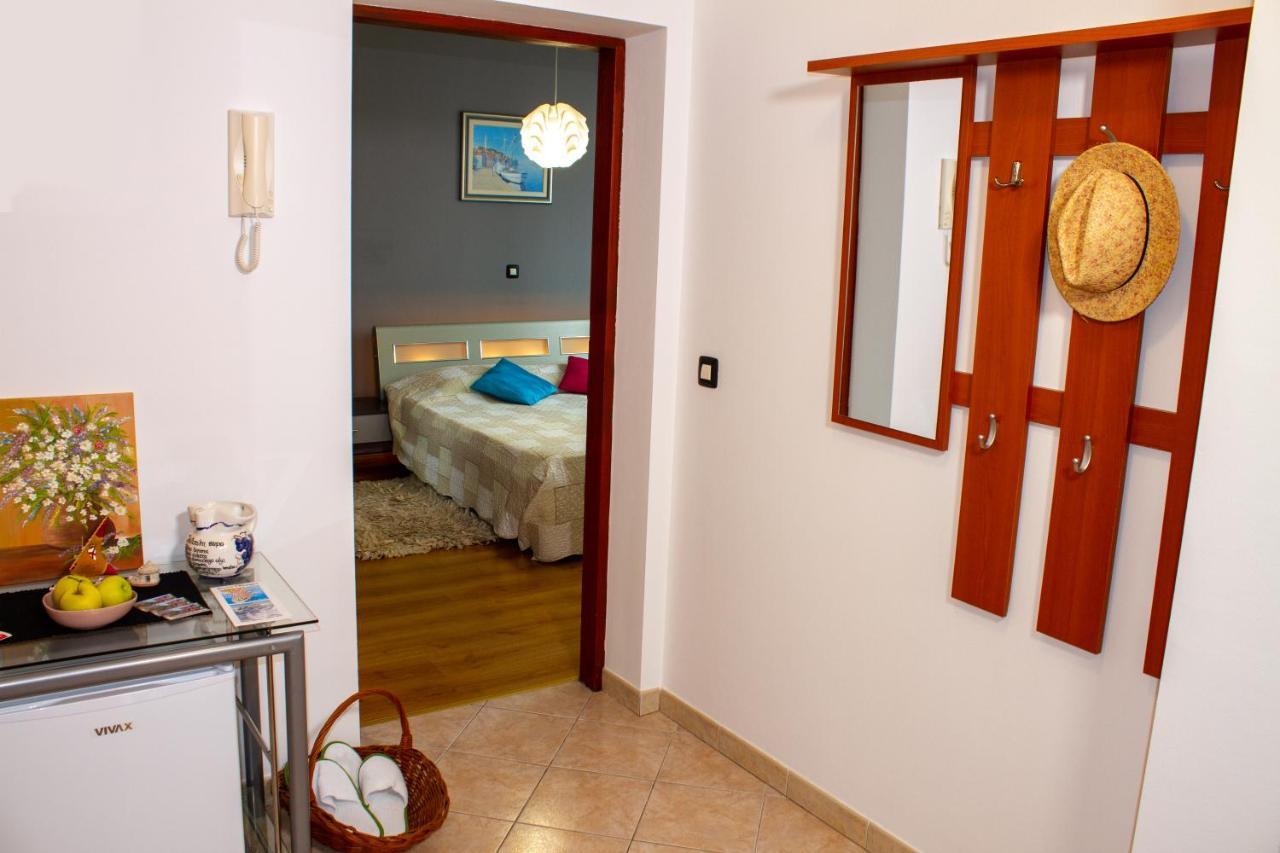 Room Adry Rovinj Exteriör bild